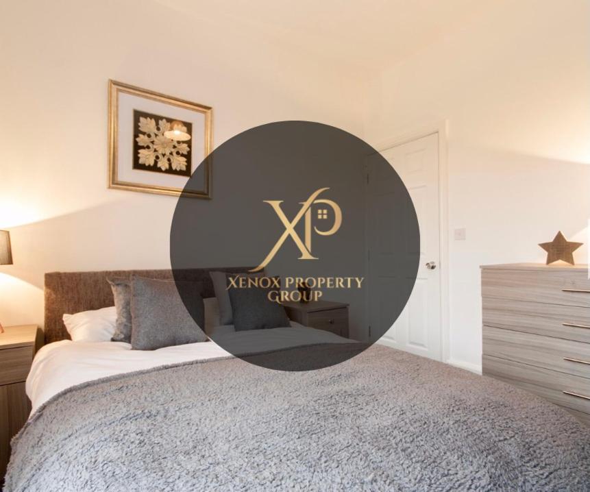 Centralized Private 4 Bedroom House At Hanley With Free Parking Etruria Esterno foto